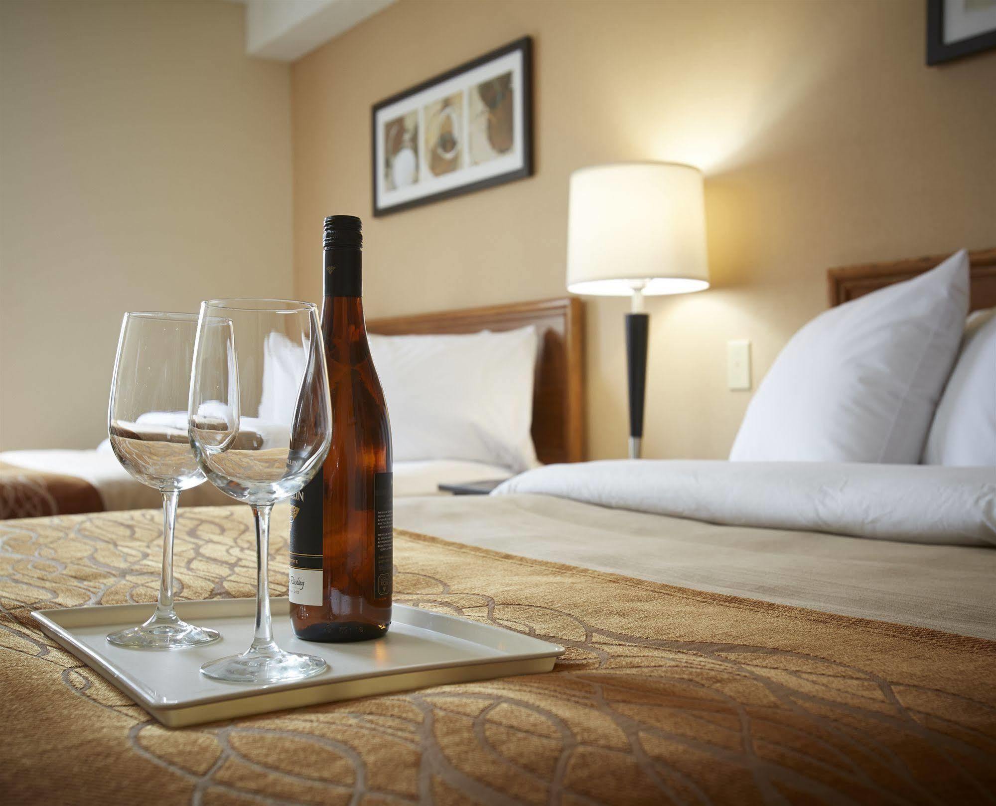 Comfort Inn Drummondville Bagian luar foto
